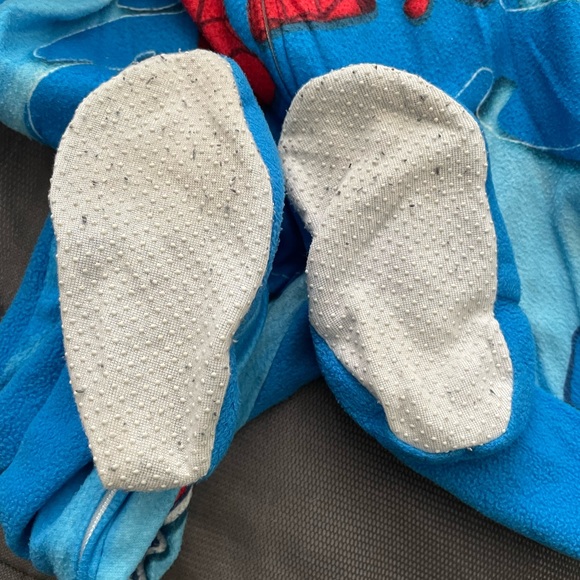 Spiderman pajama onesie size 3T - Picture 5 of 5